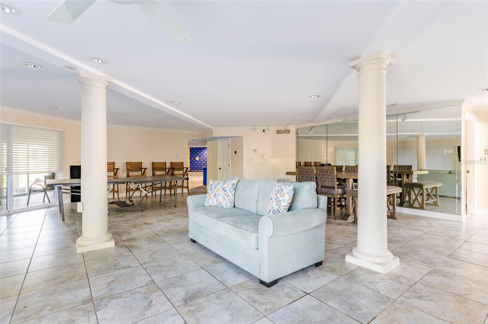 Image 50 of 84 For 2268 Kings Point Drive