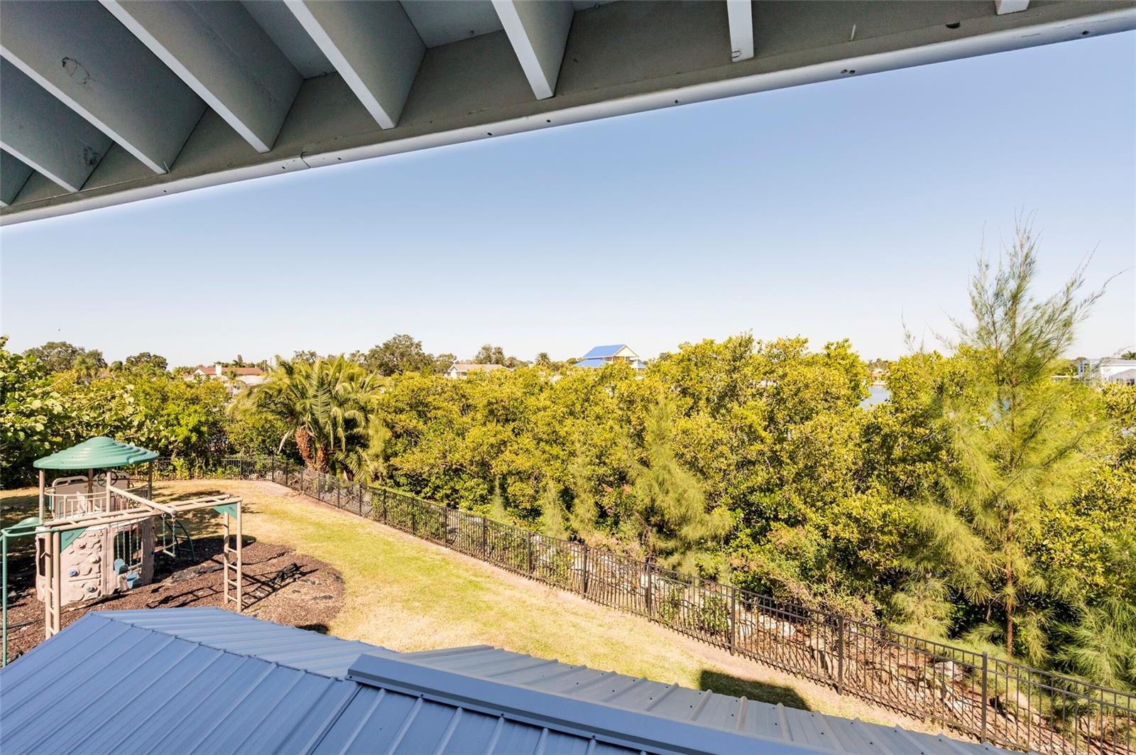 Image 63 of 84 For 2268 Kings Point Drive