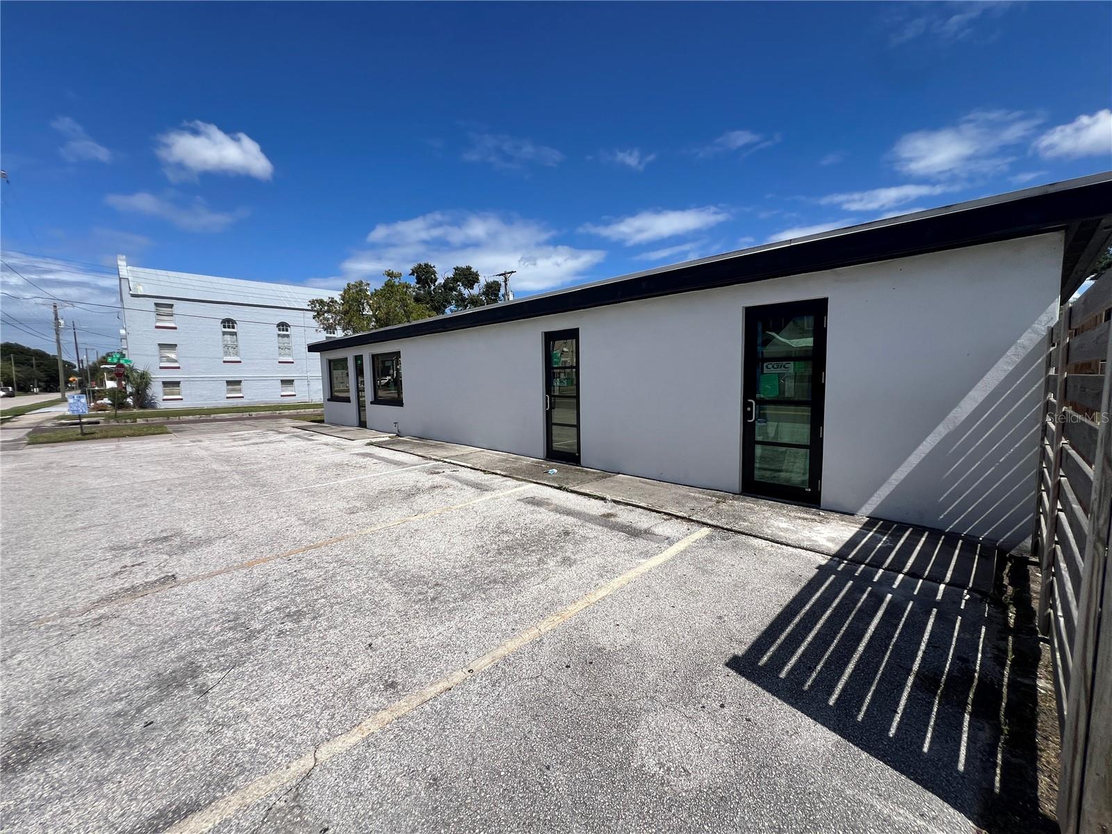 Image 3 of 10 For 1713 Albany Avenue