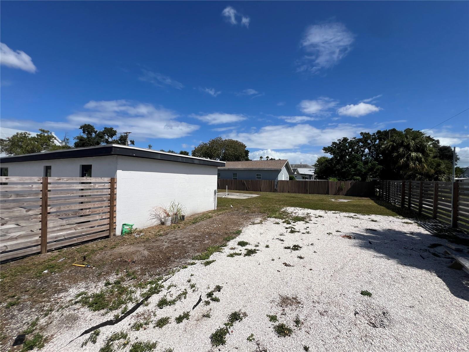 Image 7 of 10 For 1713 Albany Avenue