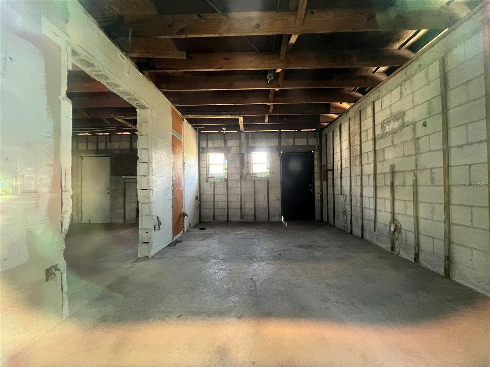 Image 8 of 10 For 1713 Albany Avenue