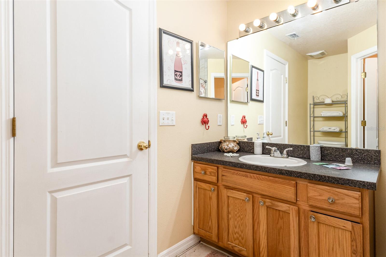 Image 14 of 32 For 1111 Royal Ridge Drive