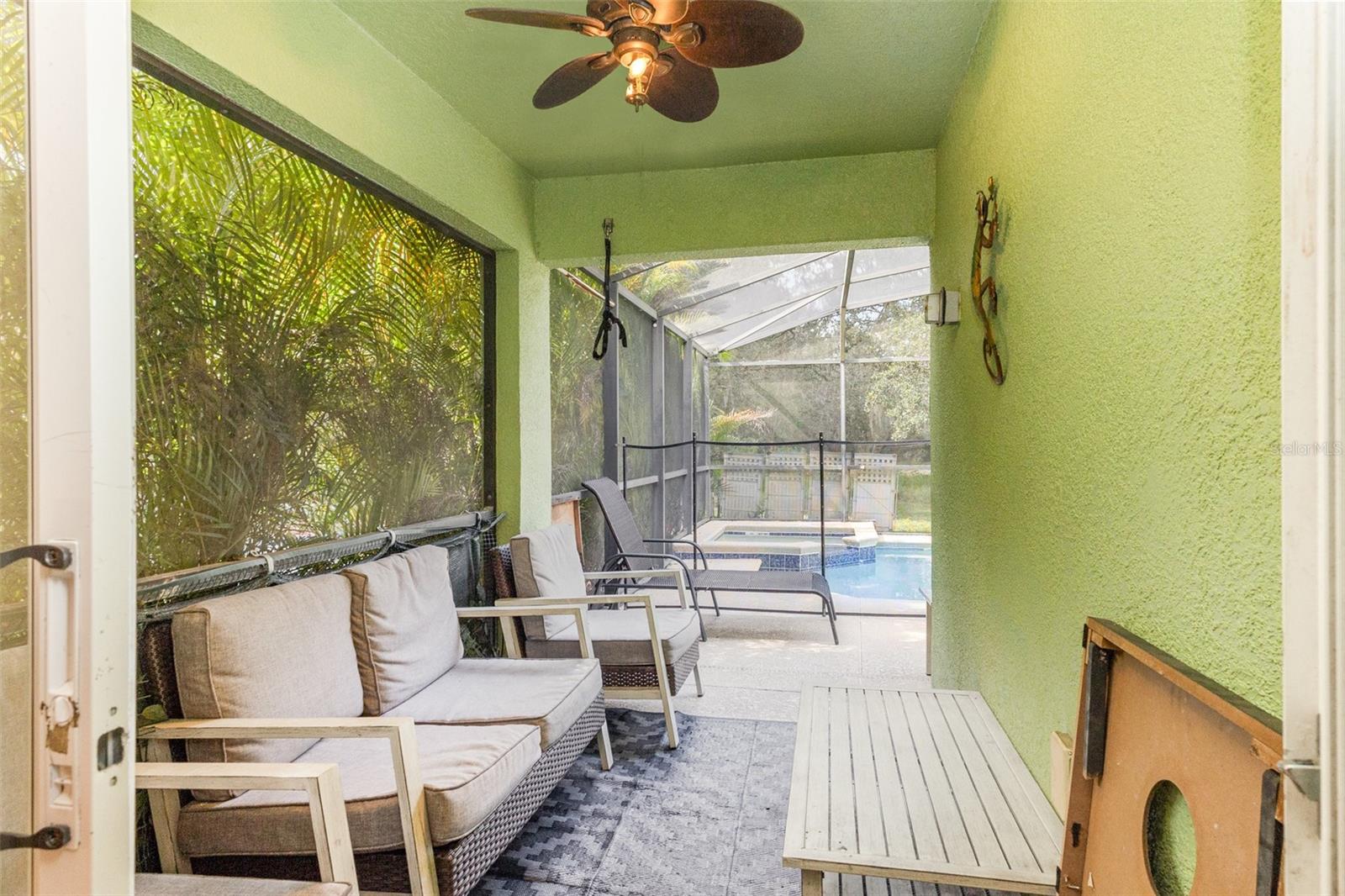 Image 22 of 32 For 1111 Royal Ridge Drive