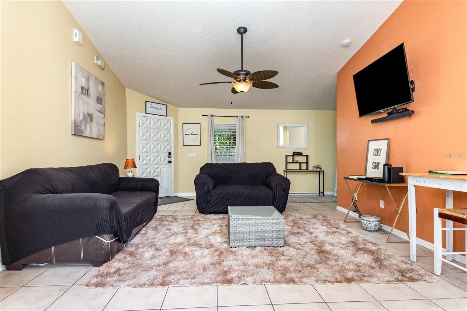 Image 5 of 32 For 1111 Royal Ridge Drive