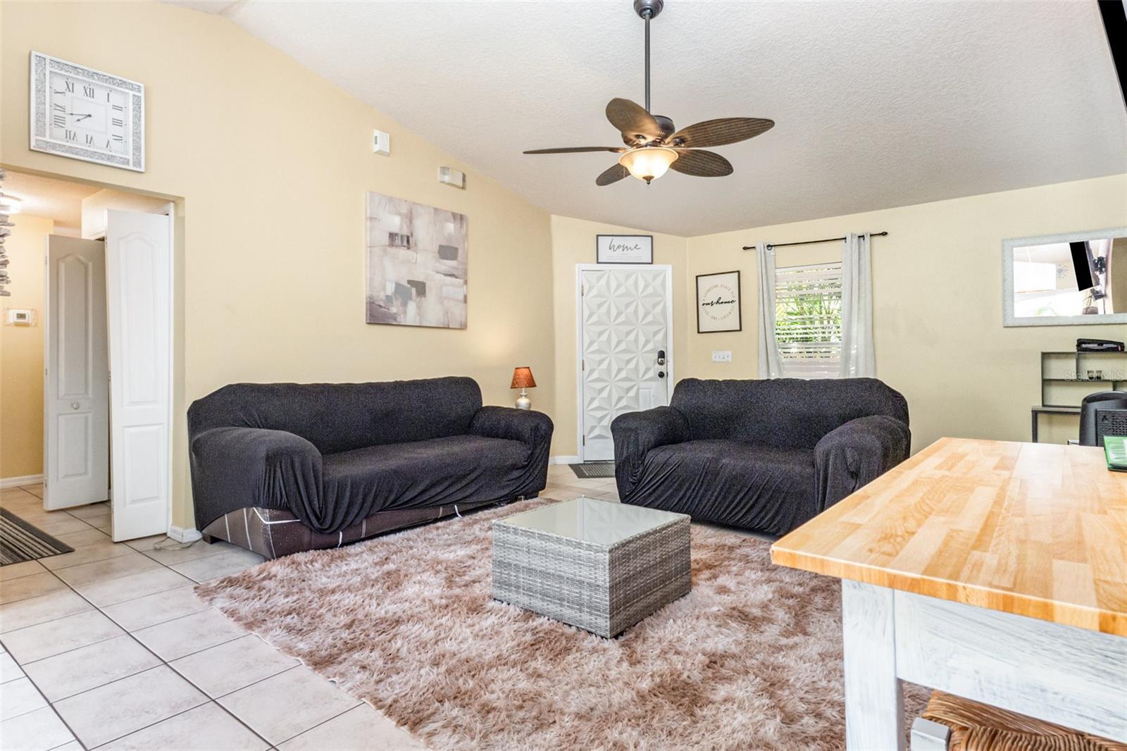 Image 6 of 32 For 1111 Royal Ridge Drive