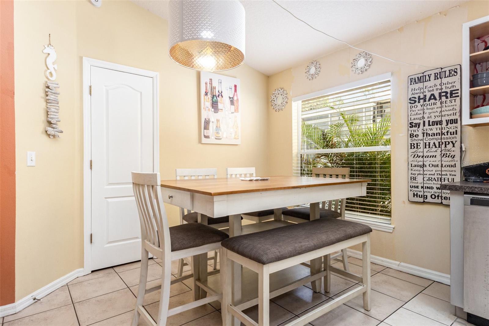 Image 7 of 32 For 1111 Royal Ridge Drive