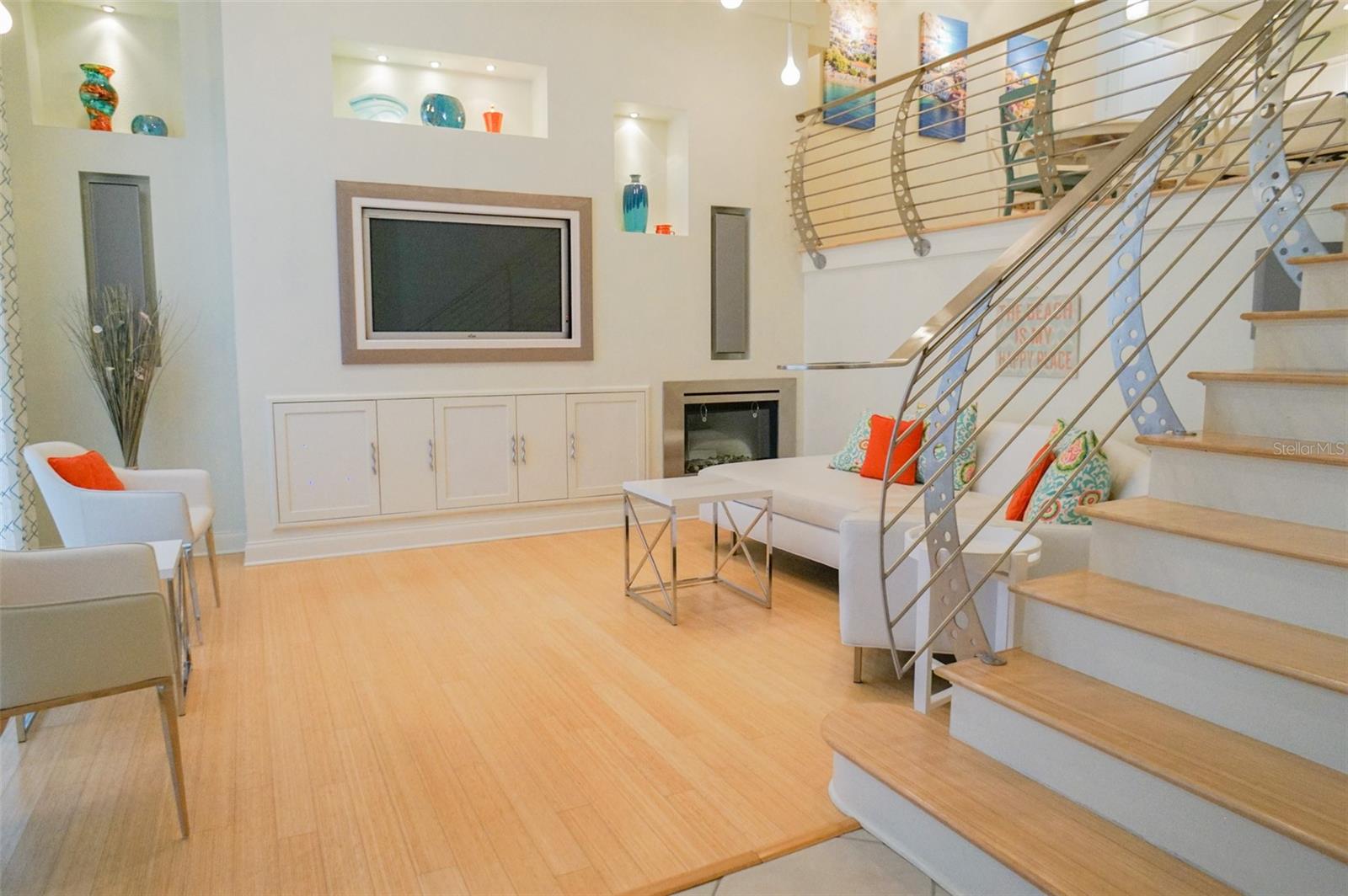 Image 12 of 48 For 505 Mandalay Avenue 62