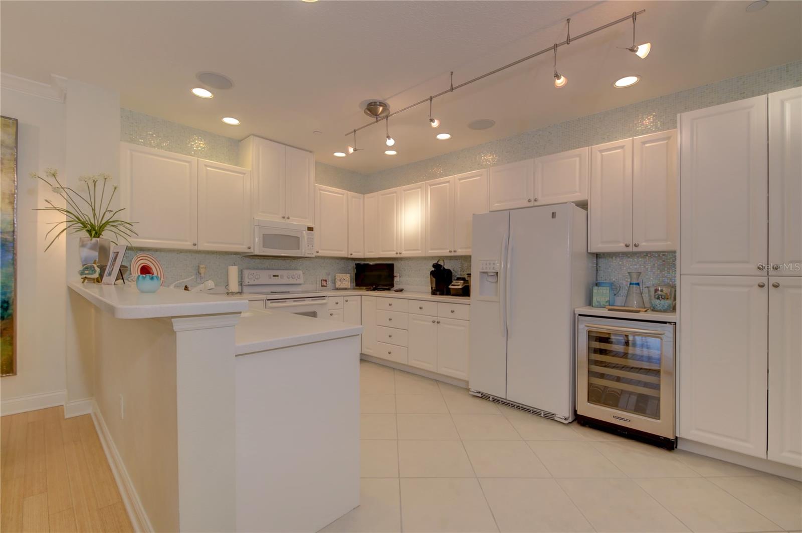 Image 20 of 48 For 505 Mandalay Avenue 62