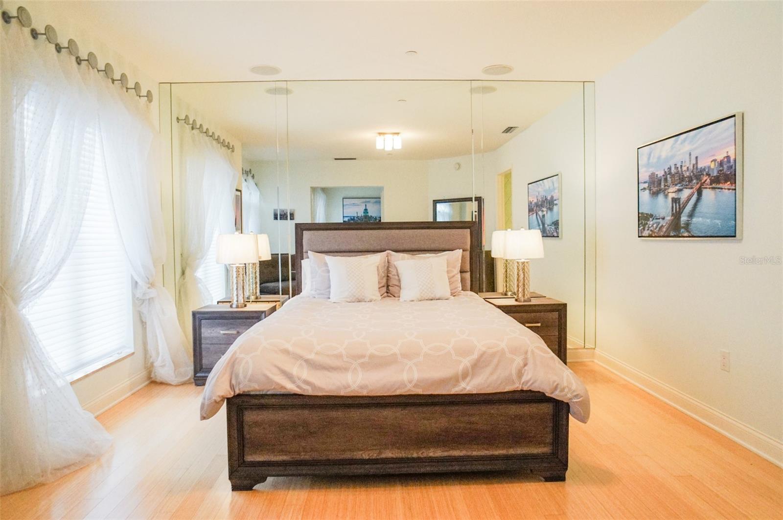 Image 24 of 48 For 505 Mandalay Avenue 62