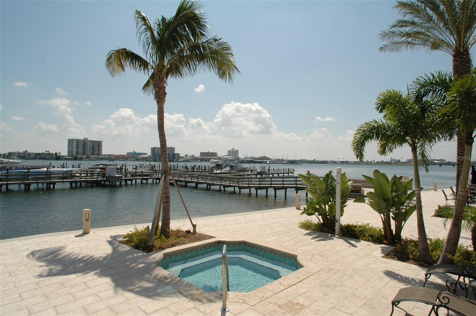 Image 34 of 48 For 505 Mandalay Avenue 62