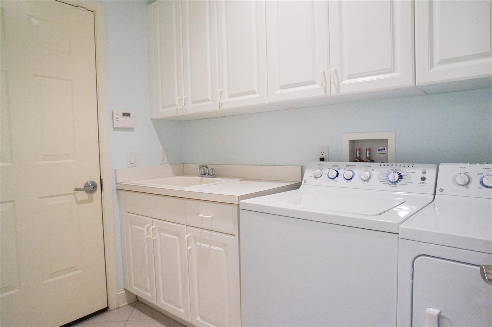 Image 40 of 48 For 505 Mandalay Avenue 62