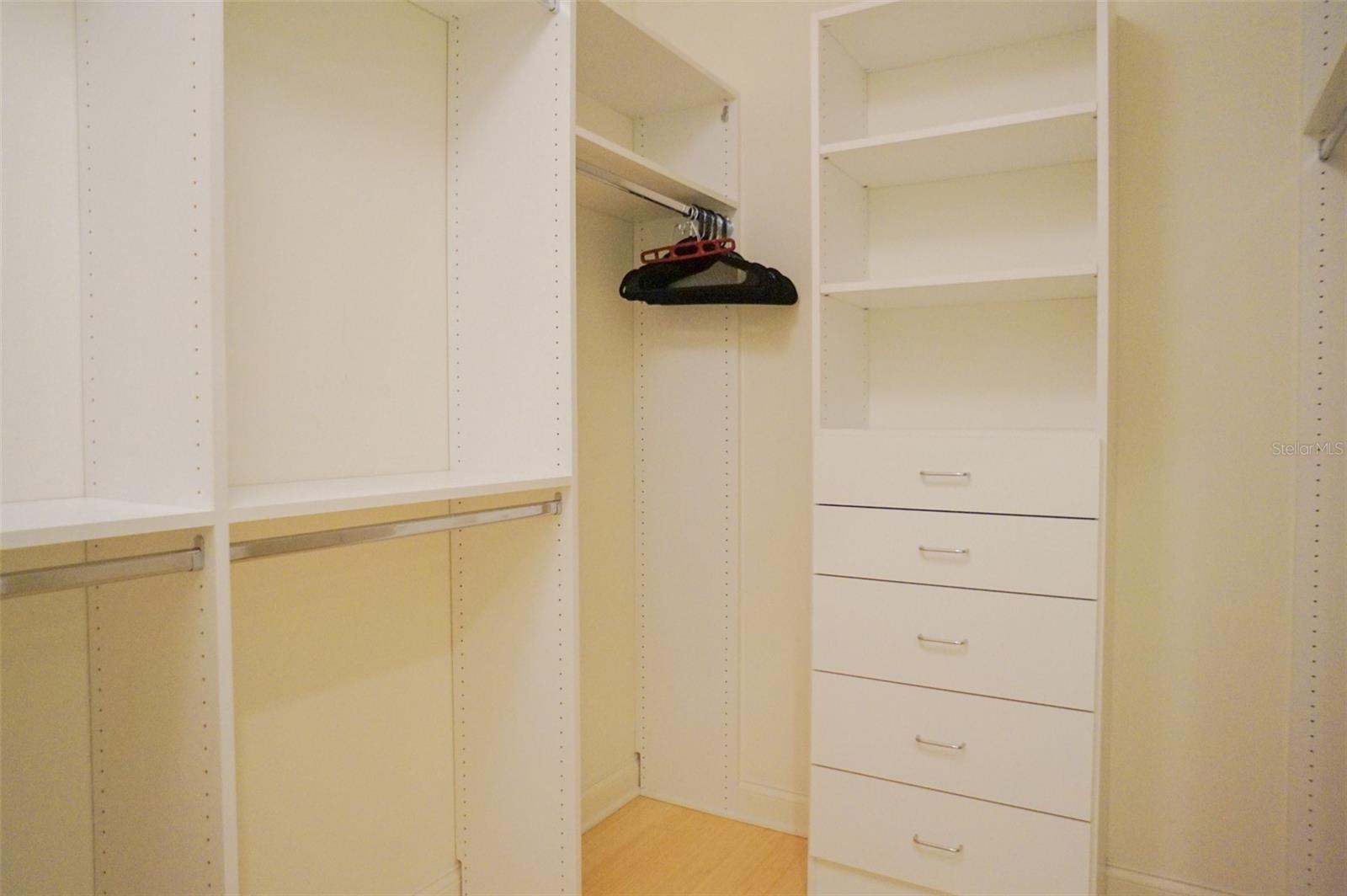 Image 42 of 48 For 505 Mandalay Avenue 62