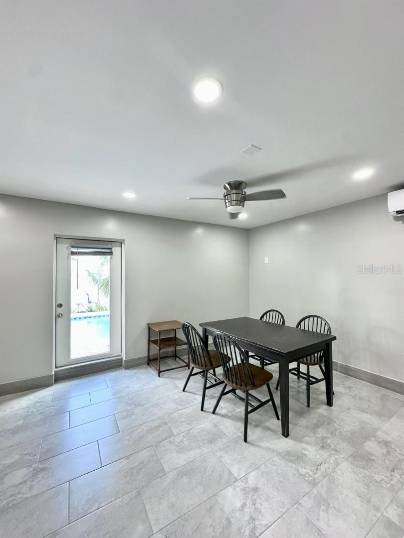 Image 9 of 27 For 14007 Vivian Drive 2