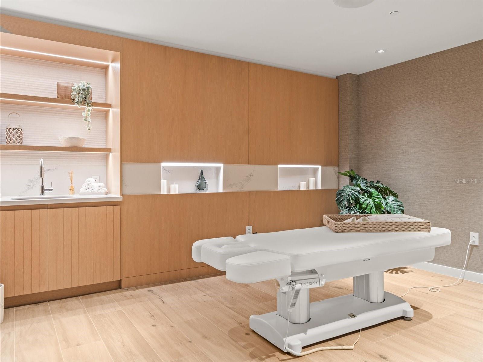 Image 39 of 100 For 1020 Sunset Point Road 511