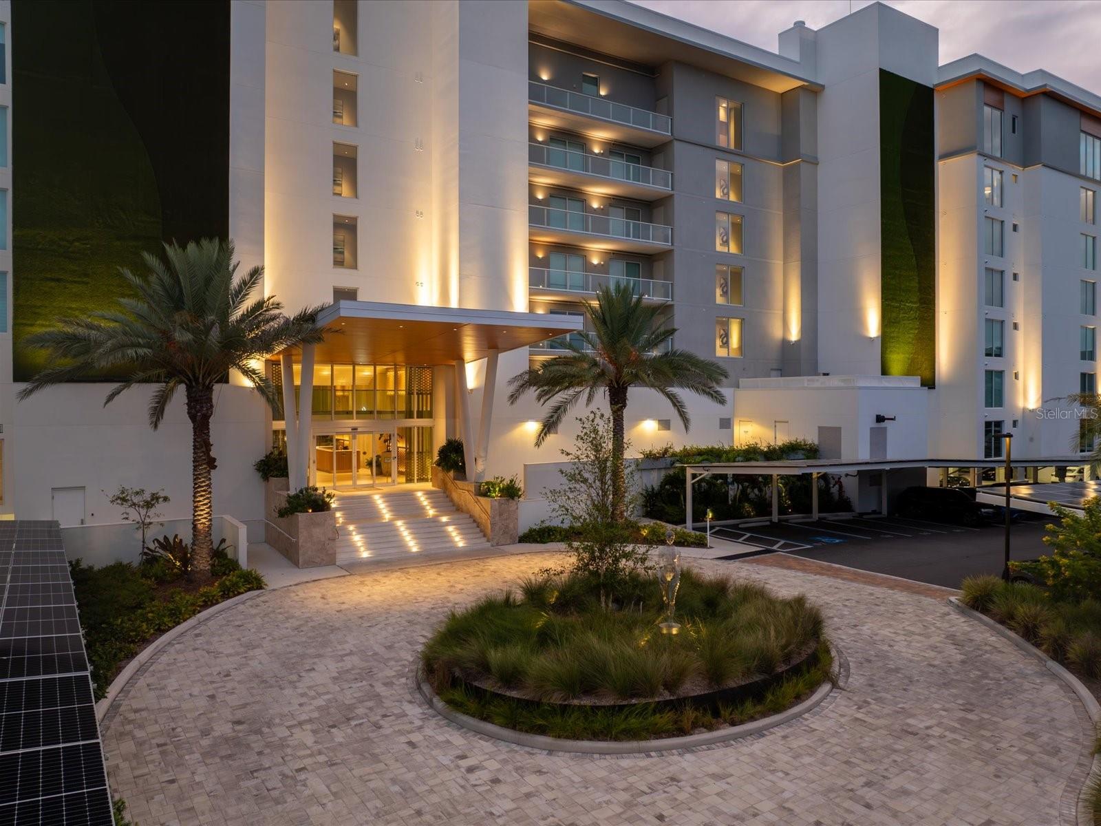 Image 4 of 100 For 1020 Sunset Point Road 511