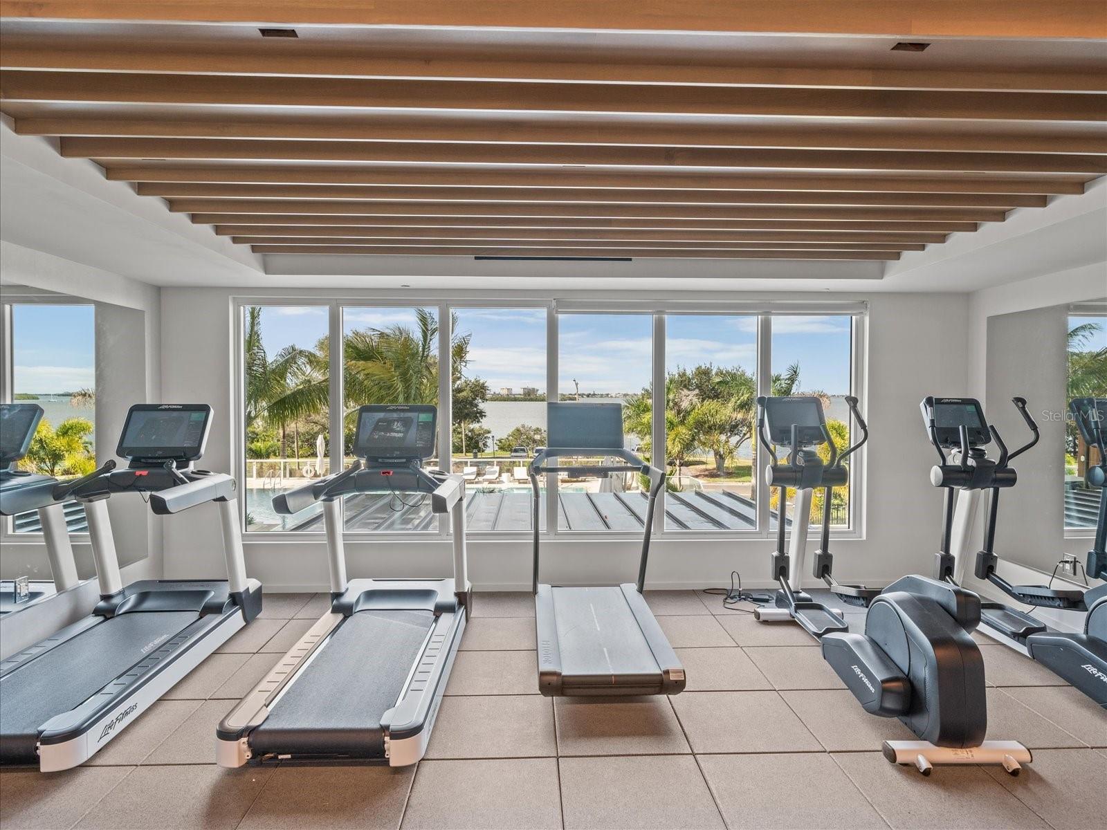 Image 44 of 100 For 1020 Sunset Point Road 511