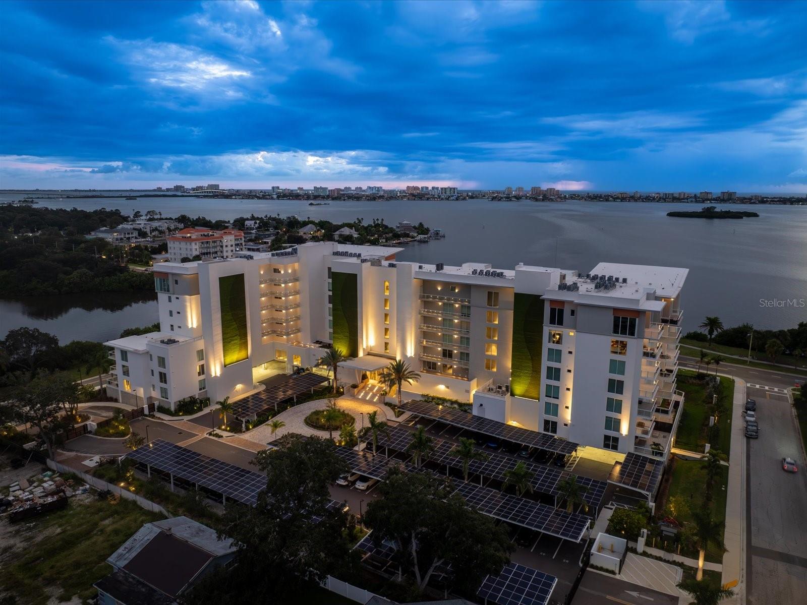 Image 8 of 100 For 1020 Sunset Point Road 511