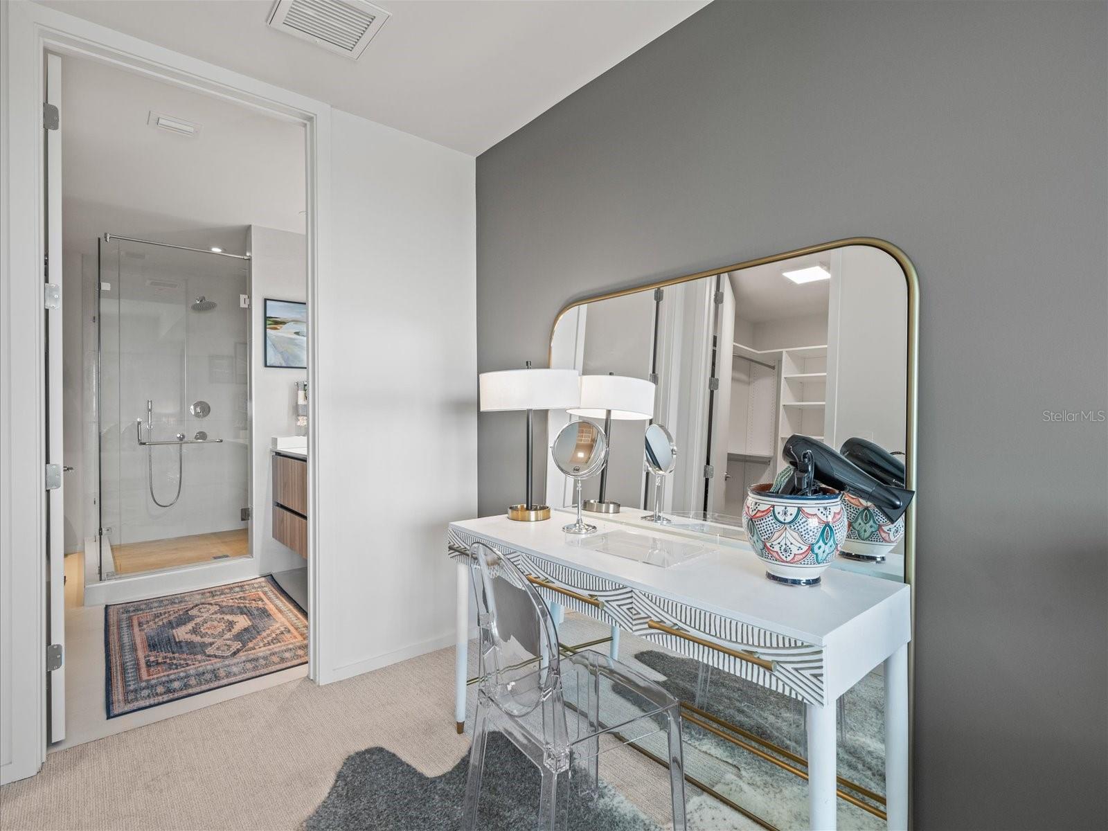 Image 94 of 100 For 1020 Sunset Point Road 511