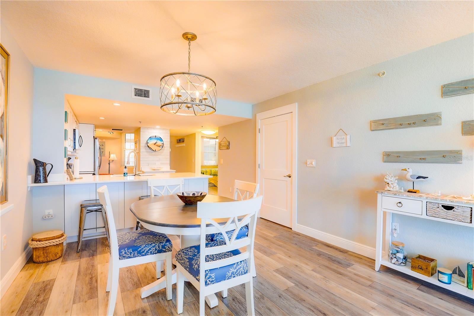 Image 10 of 44 For 19526 Gulf Boulevard 2c