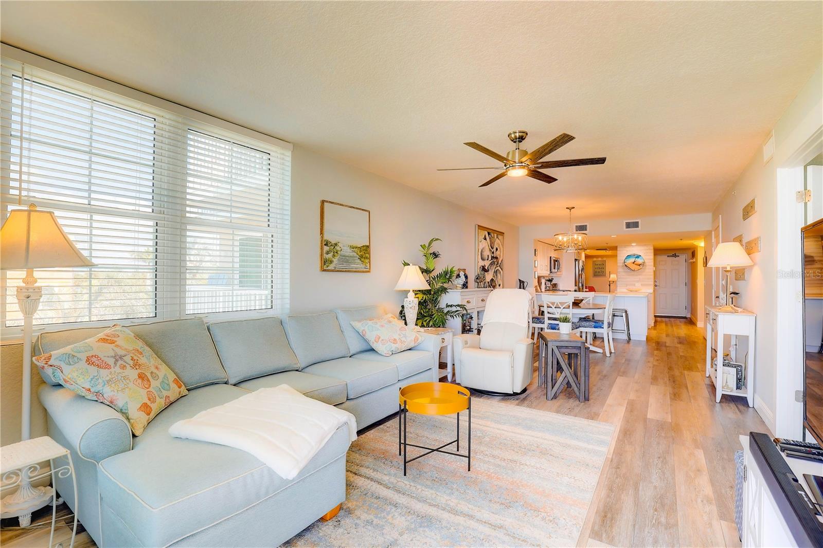 Image 12 of 44 For 19526 Gulf Boulevard 2c