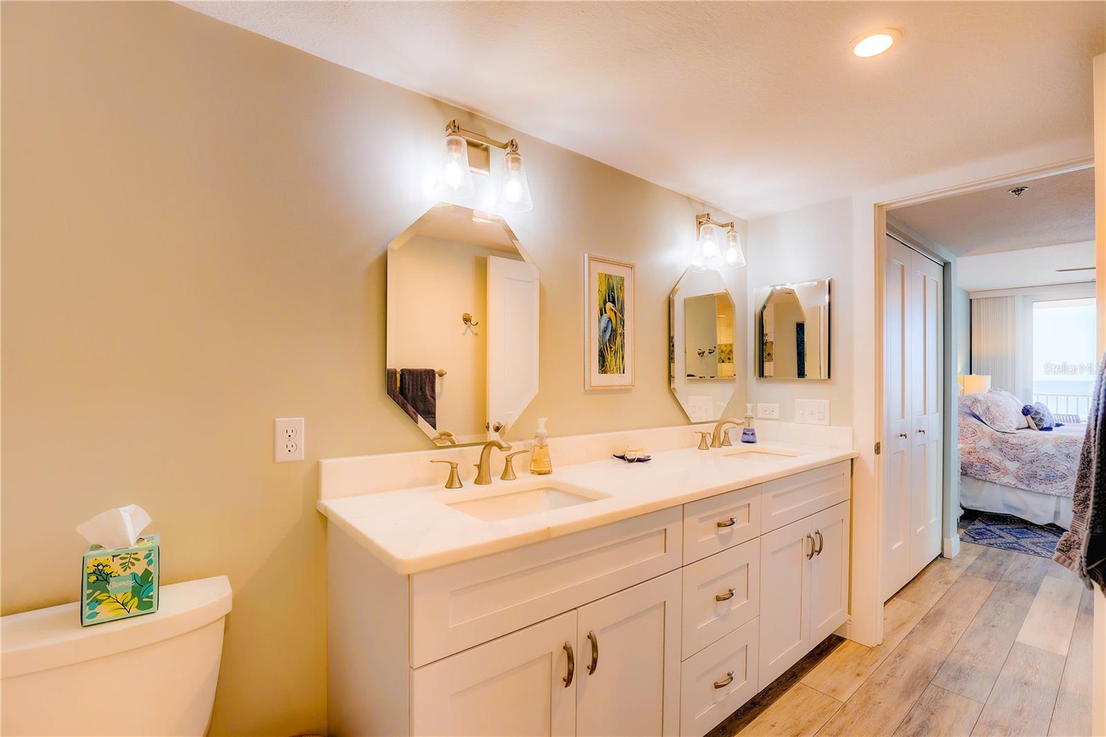 Image 21 of 44 For 19526 Gulf Boulevard 2c