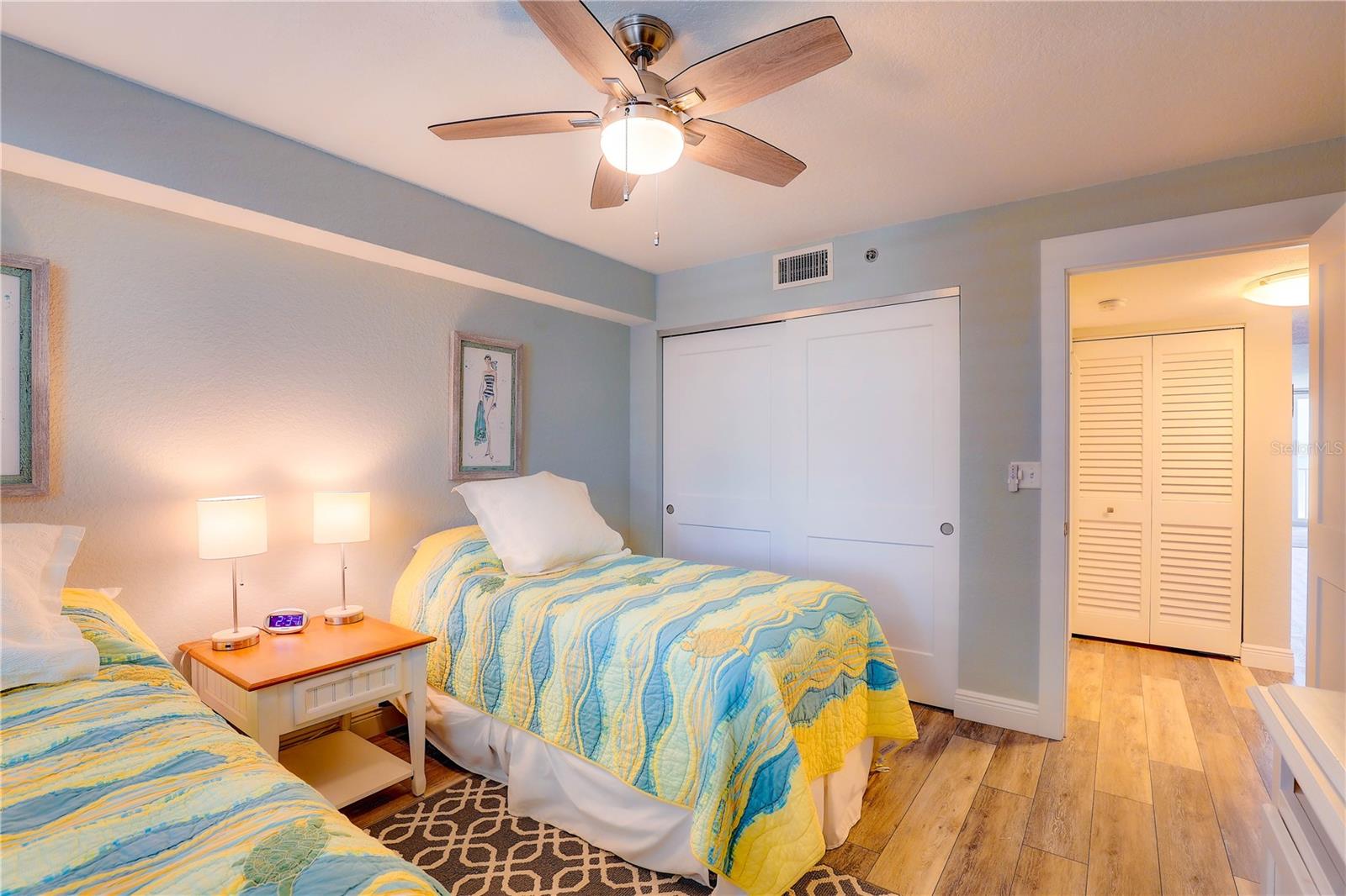 Image 25 of 44 For 19526 Gulf Boulevard 2c