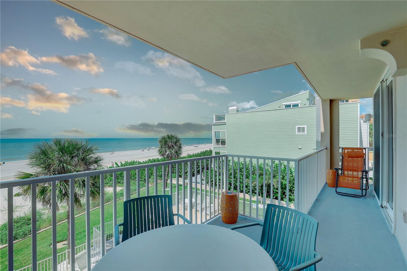 Image 29 of 44 For 19526 Gulf Boulevard 2c