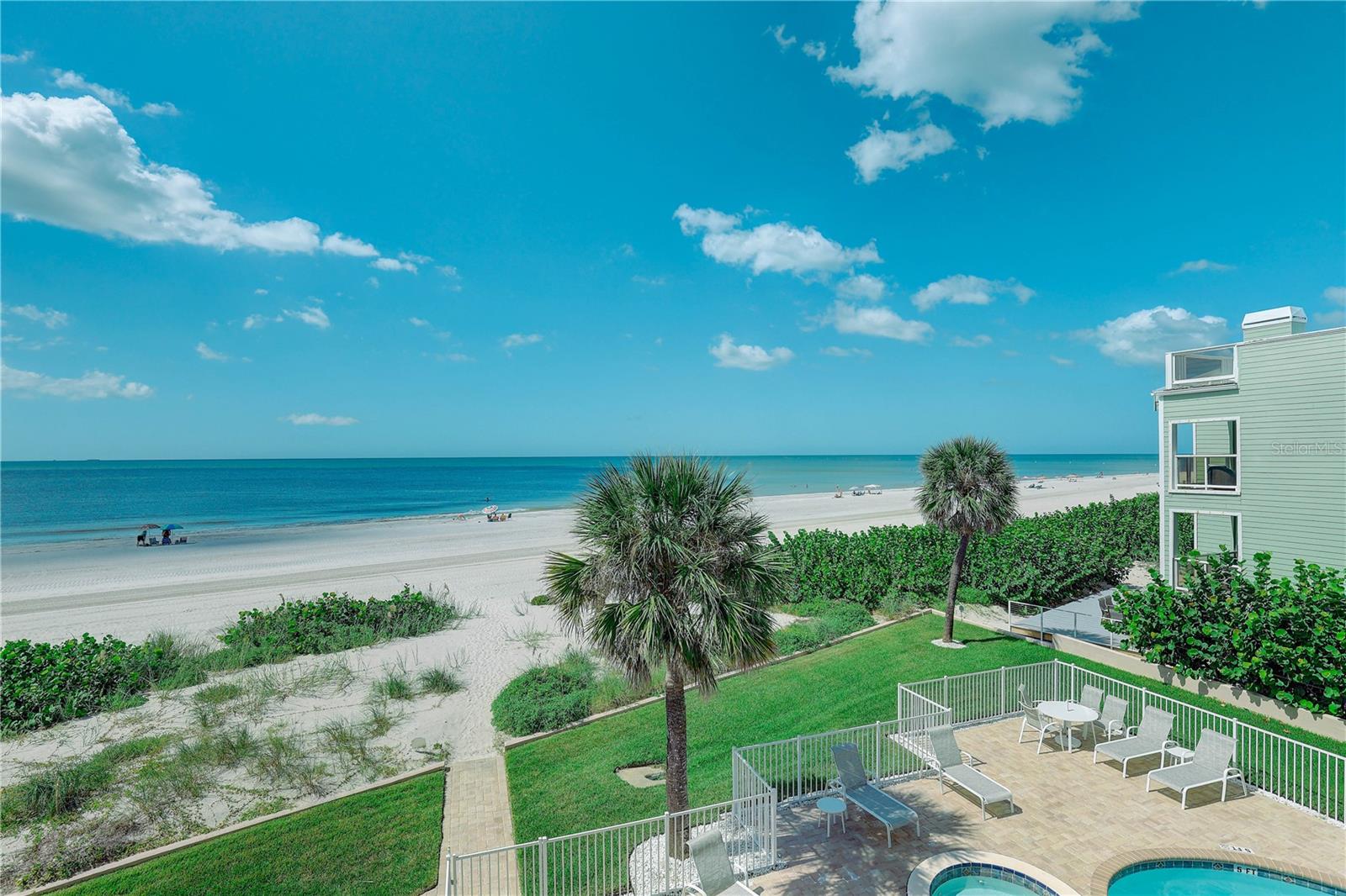 Image 34 of 44 For 19526 Gulf Boulevard 2c