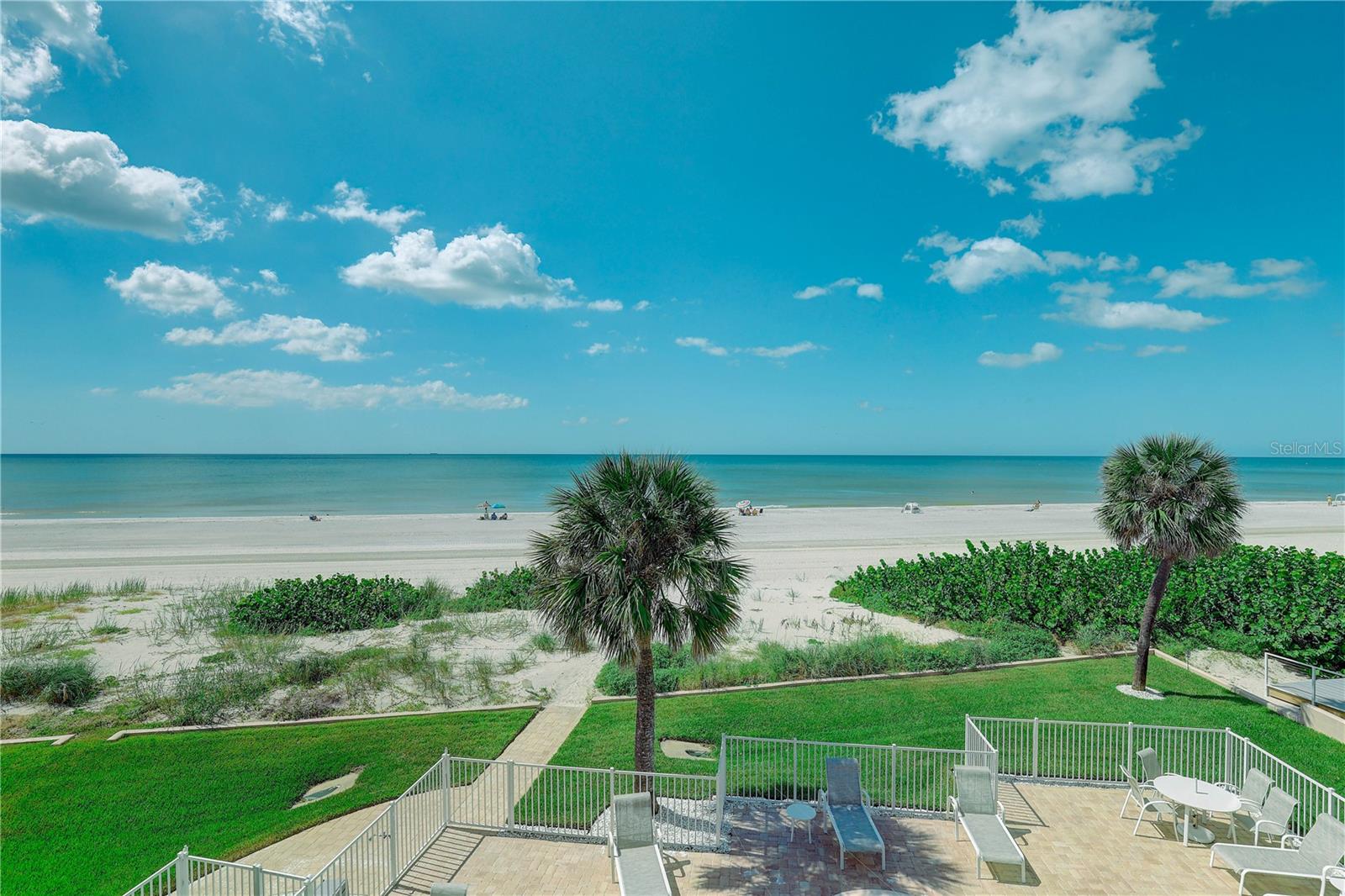 Image 35 of 44 For 19526 Gulf Boulevard 2c