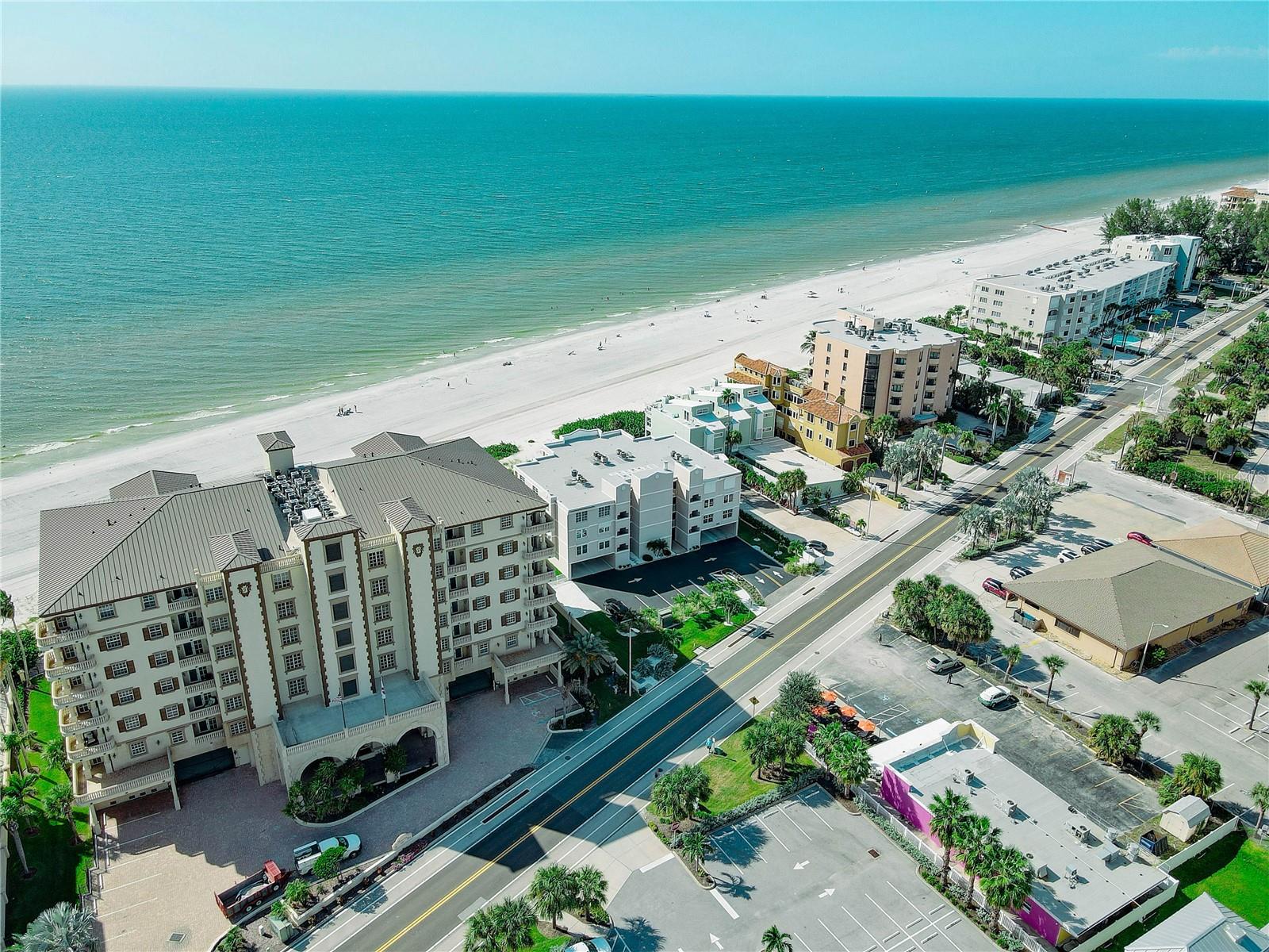 Image 37 of 44 For 19526 Gulf Boulevard 2c