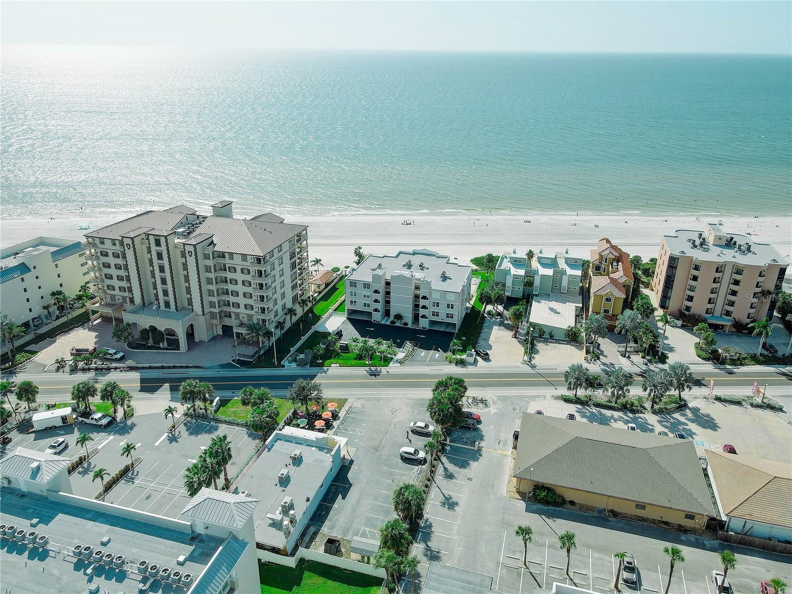 Image 38 of 44 For 19526 Gulf Boulevard 2c