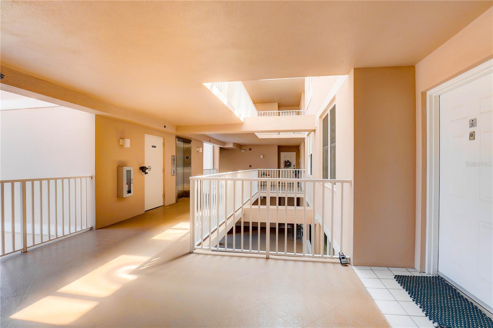 Image 4 of 44 For 19526 Gulf Boulevard 2c