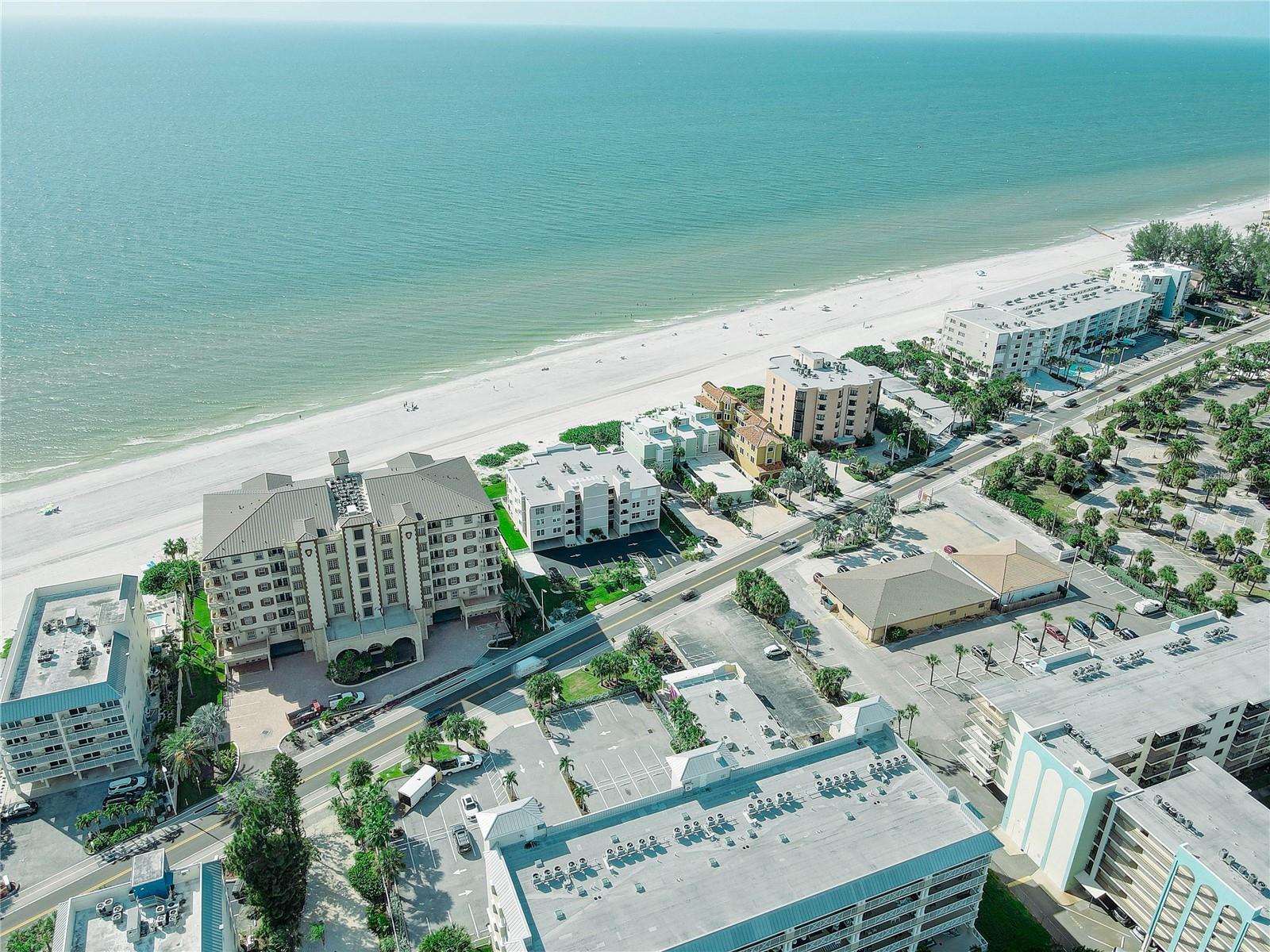 Image 41 of 44 For 19526 Gulf Boulevard 2c