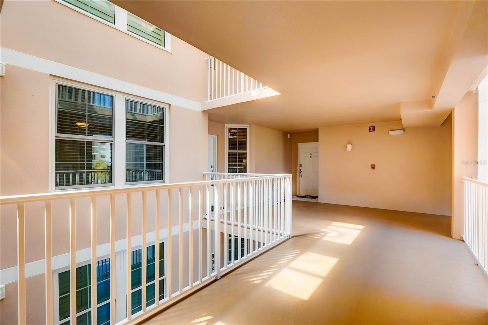 Image 5 of 44 For 19526 Gulf Boulevard 2c