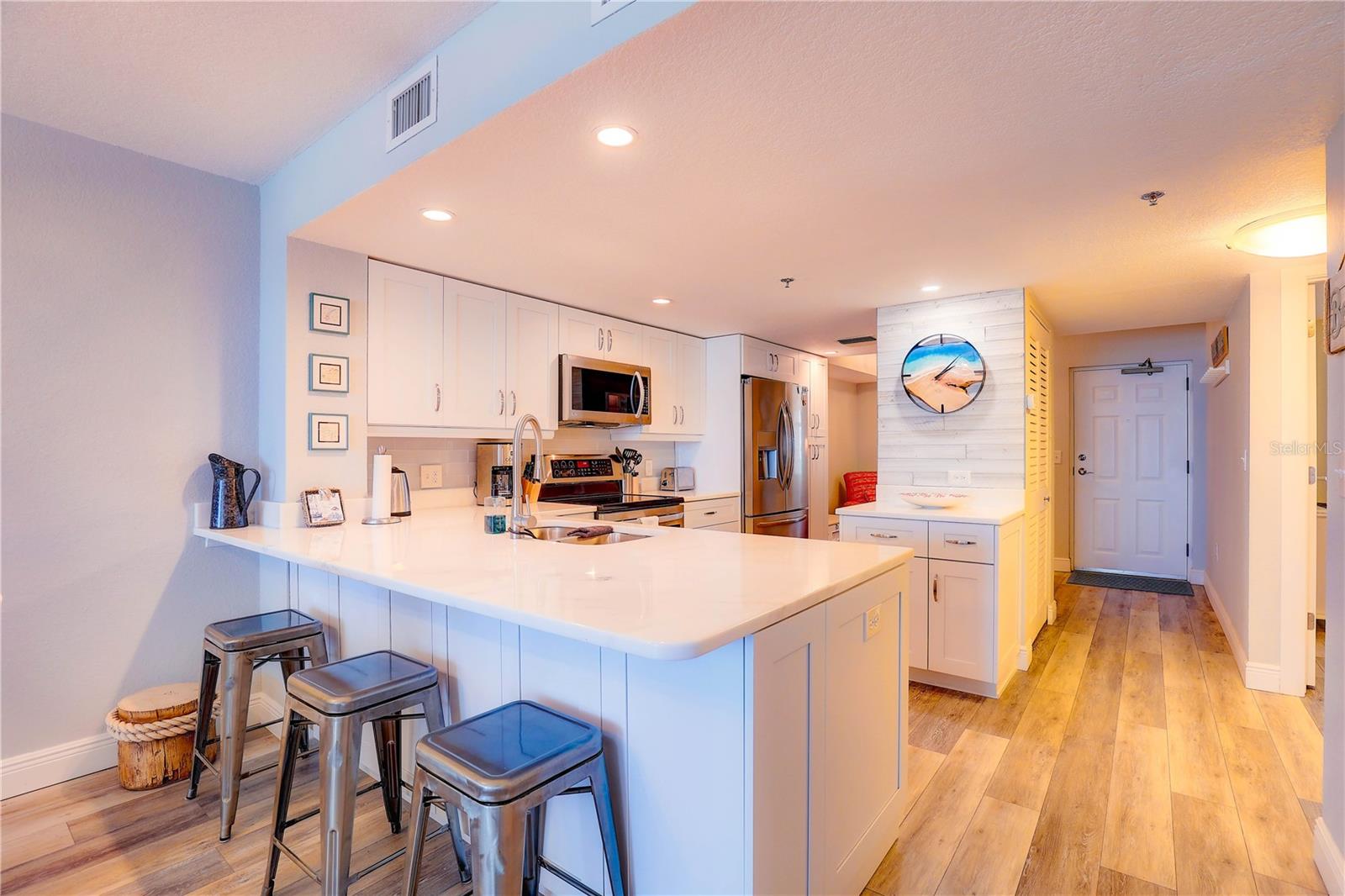 Image 8 of 44 For 19526 Gulf Boulevard 2c