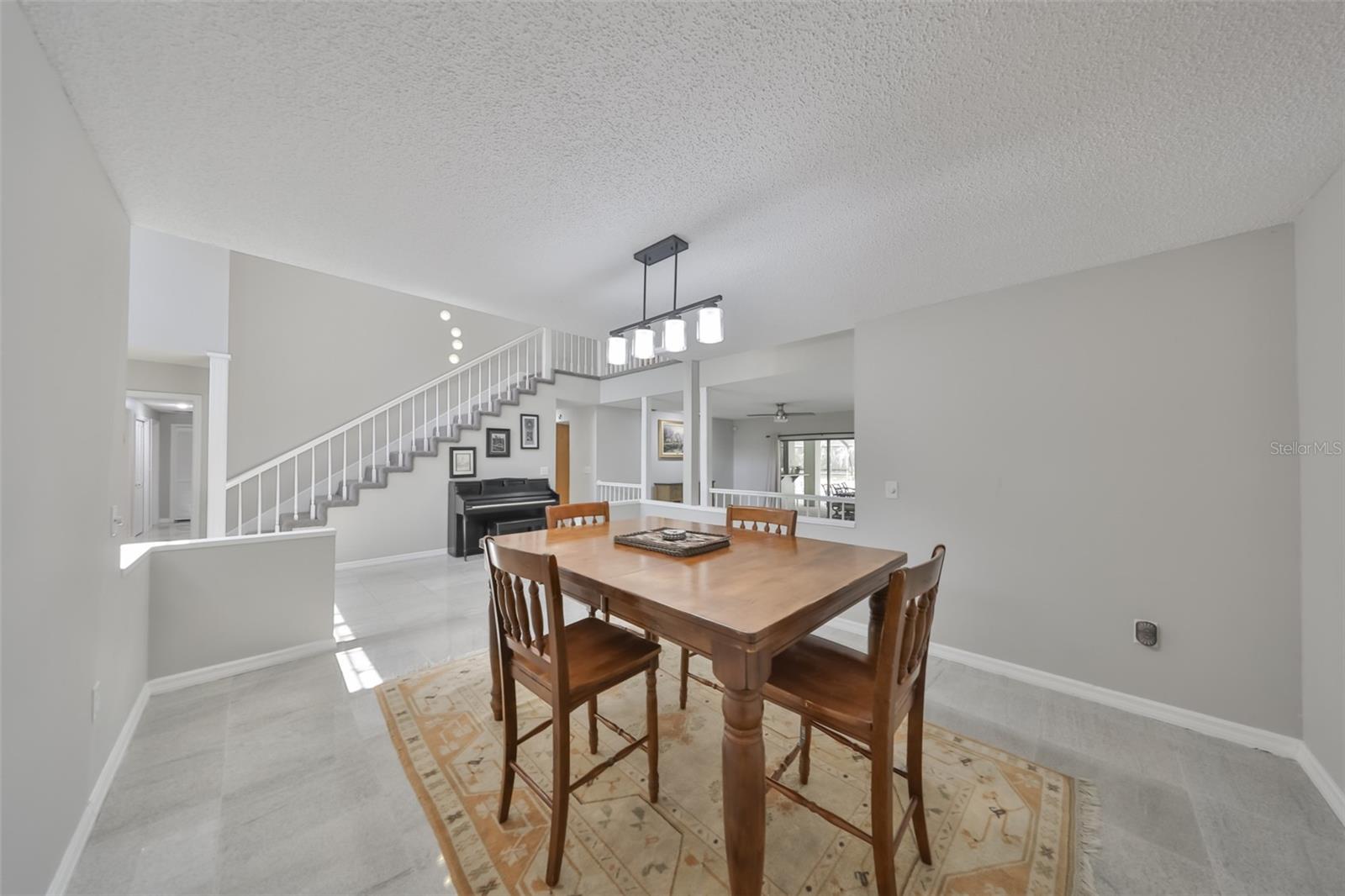 Listing photo id 8 for 1902 Sweet Bay Court