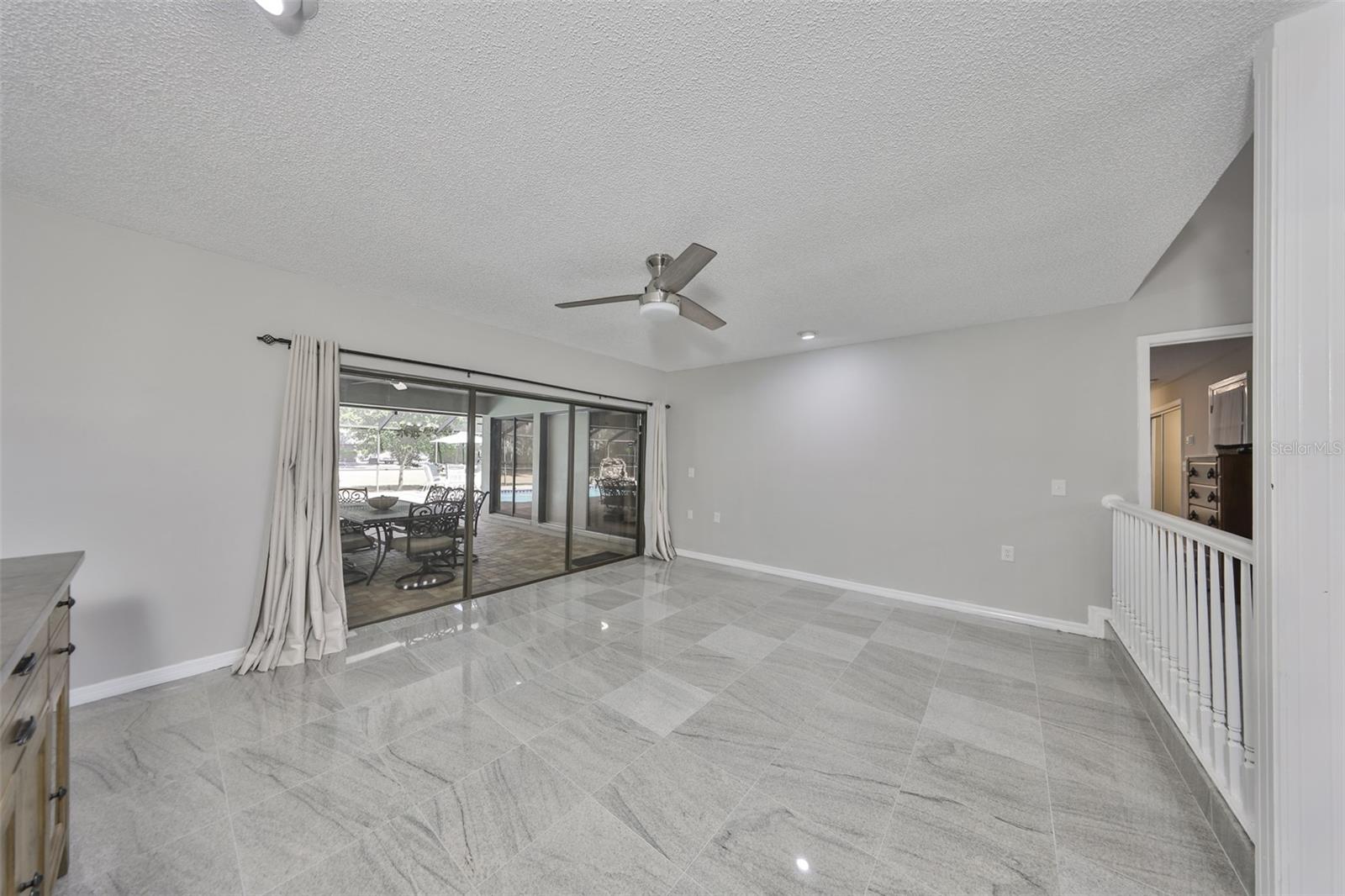 Listing photo id 10 for 1902 Sweet Bay Court