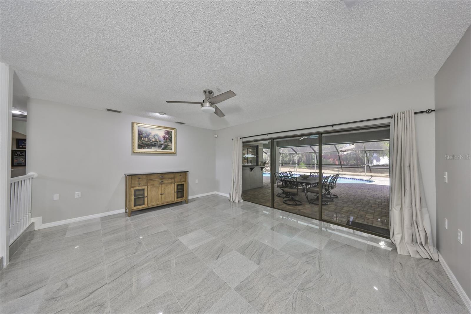 Listing photo id 11 for 1902 Sweet Bay Court