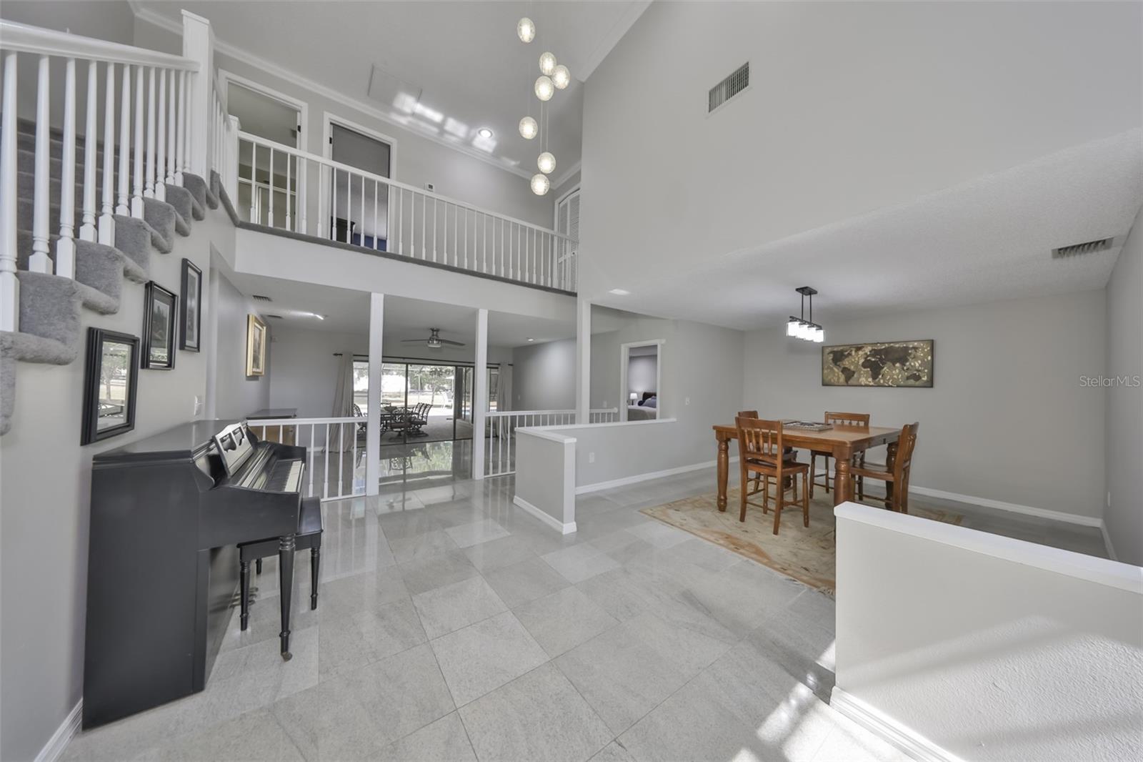 Listing photo id 0 for 1902 Sweet Bay Court