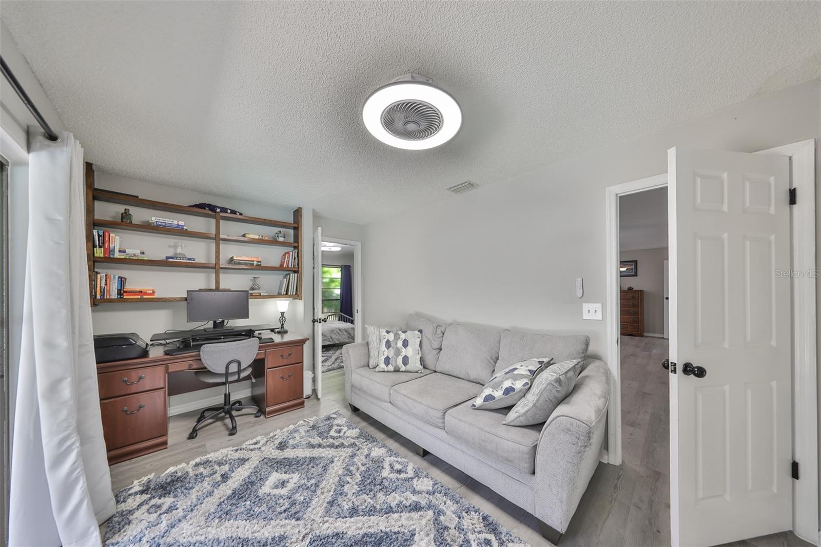 Listing photo id 25 for 1902 Sweet Bay Court