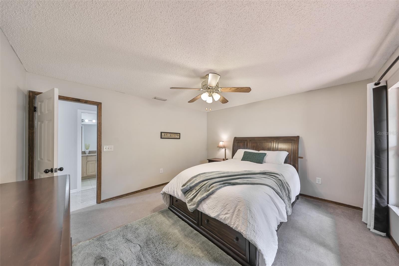 Listing photo id 28 for 1902 Sweet Bay Court