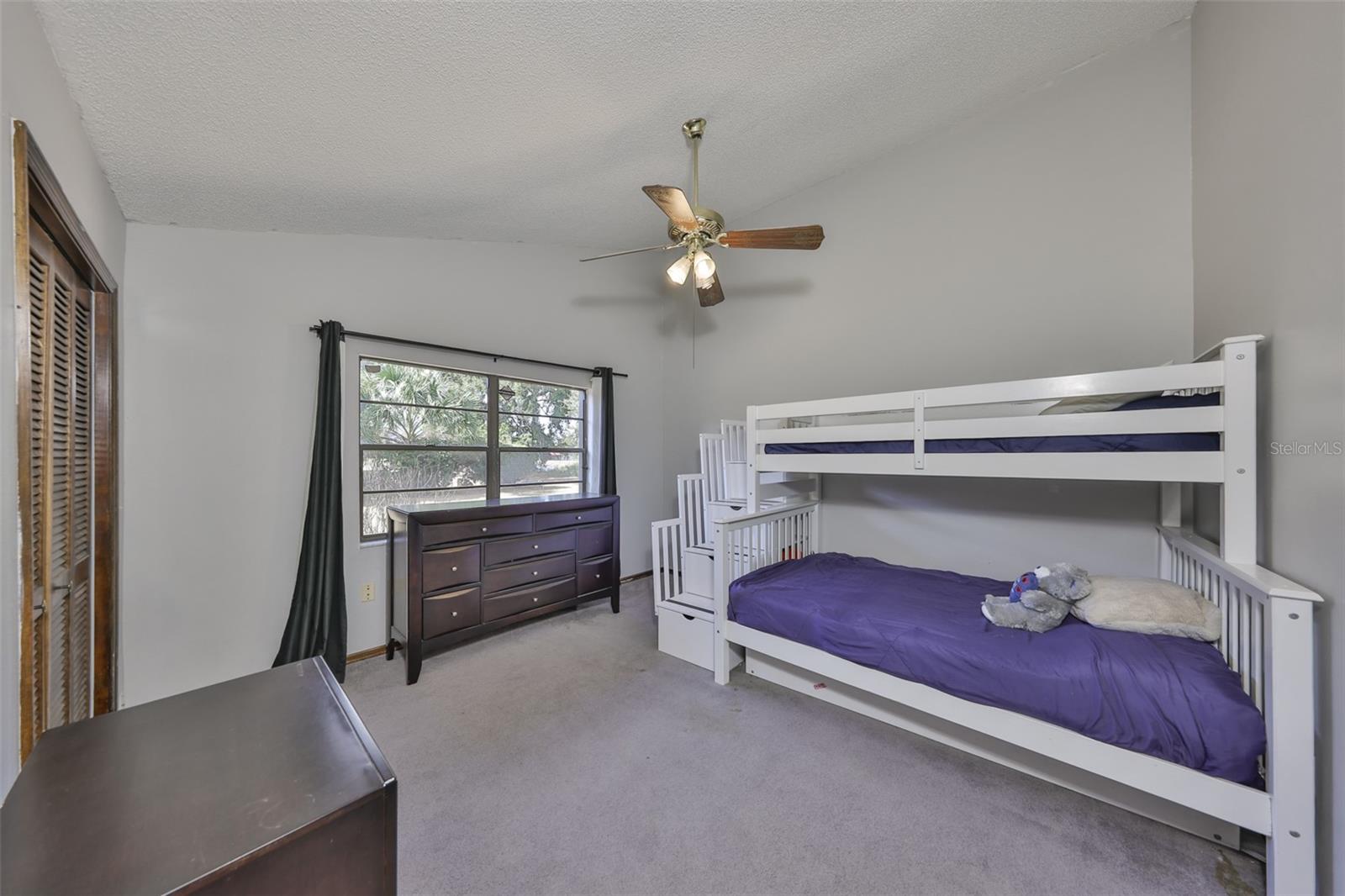 Listing photo id 33 for 1902 Sweet Bay Court