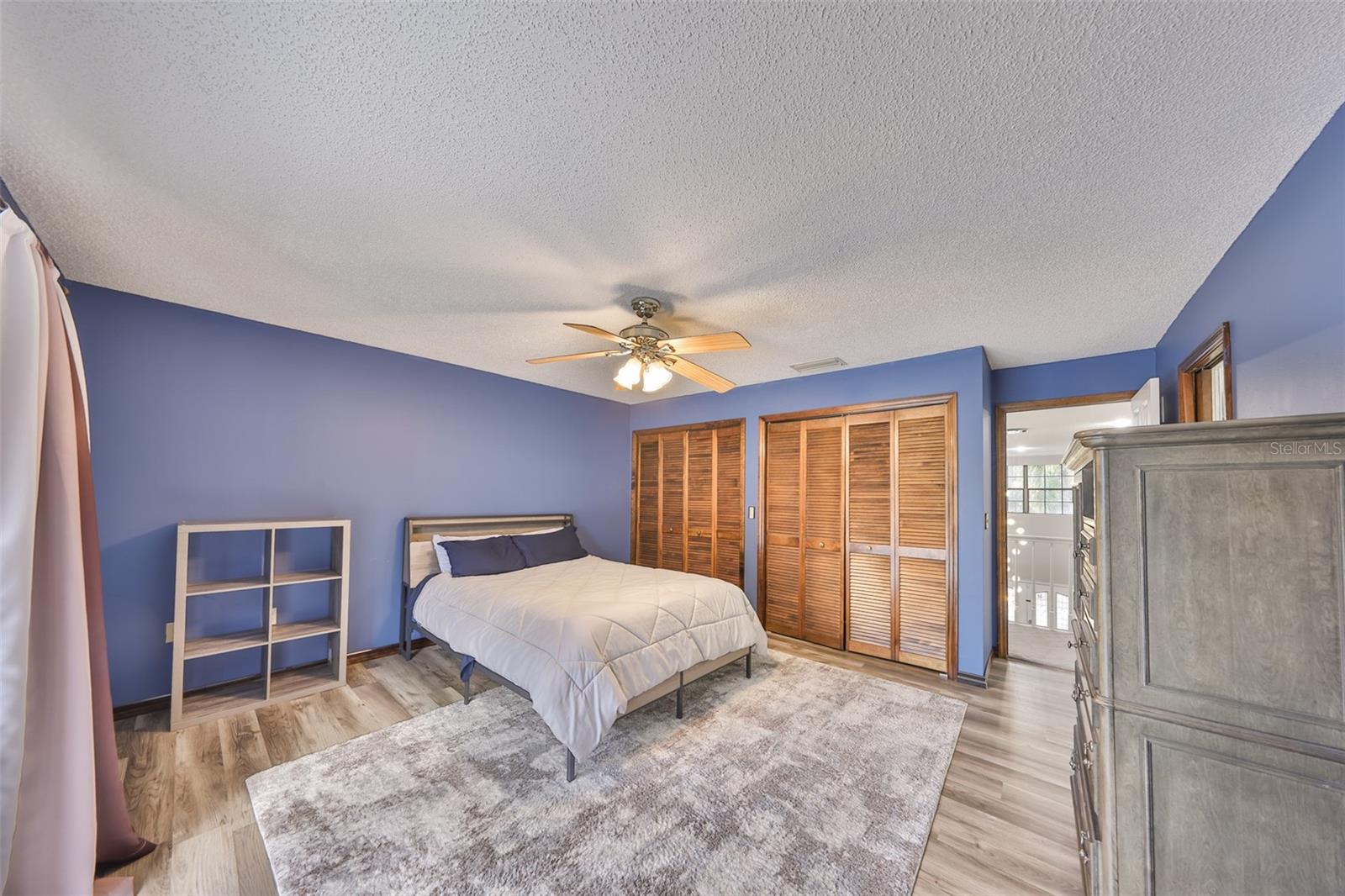 Listing photo id 37 for 1902 Sweet Bay Court