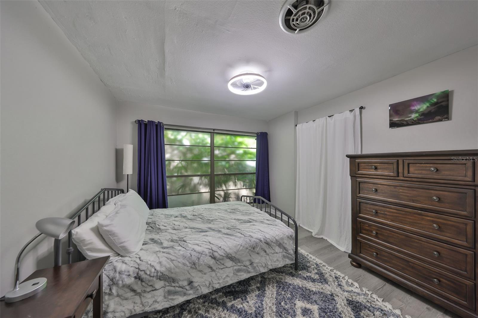 Listing photo id 2 for 1902 Sweet Bay Court