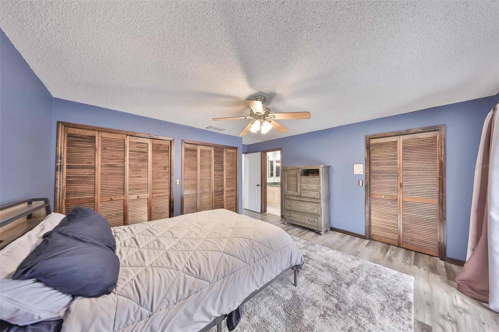 Listing photo id 38 for 1902 Sweet Bay Court