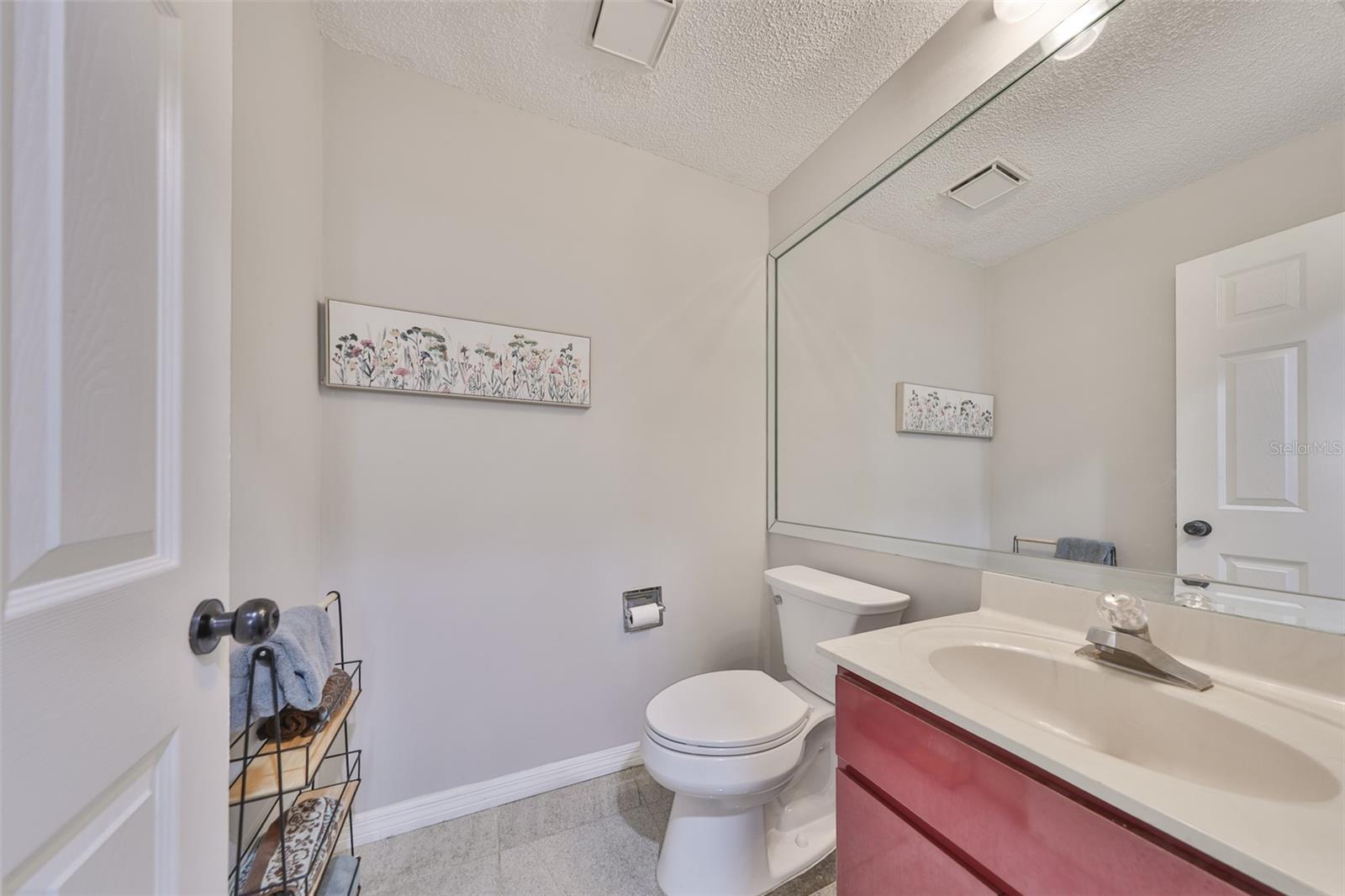 Listing photo id 39 for 1902 Sweet Bay Court