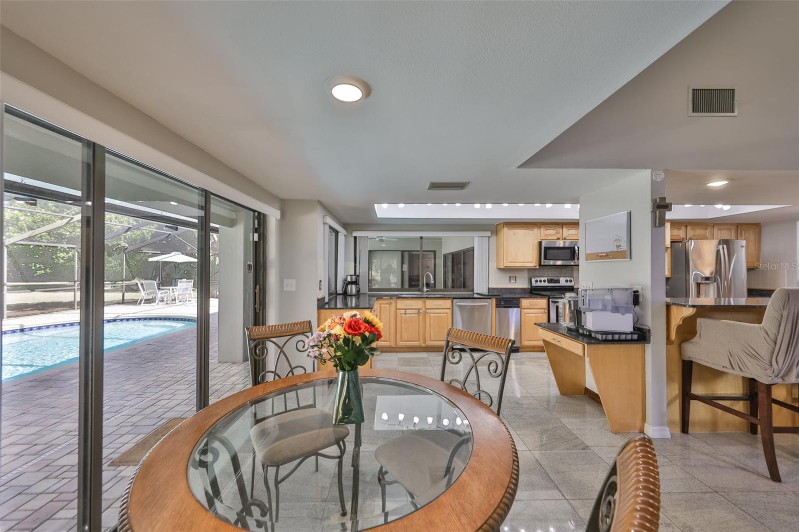 Listing photo id 48 for 1902 Sweet Bay Court