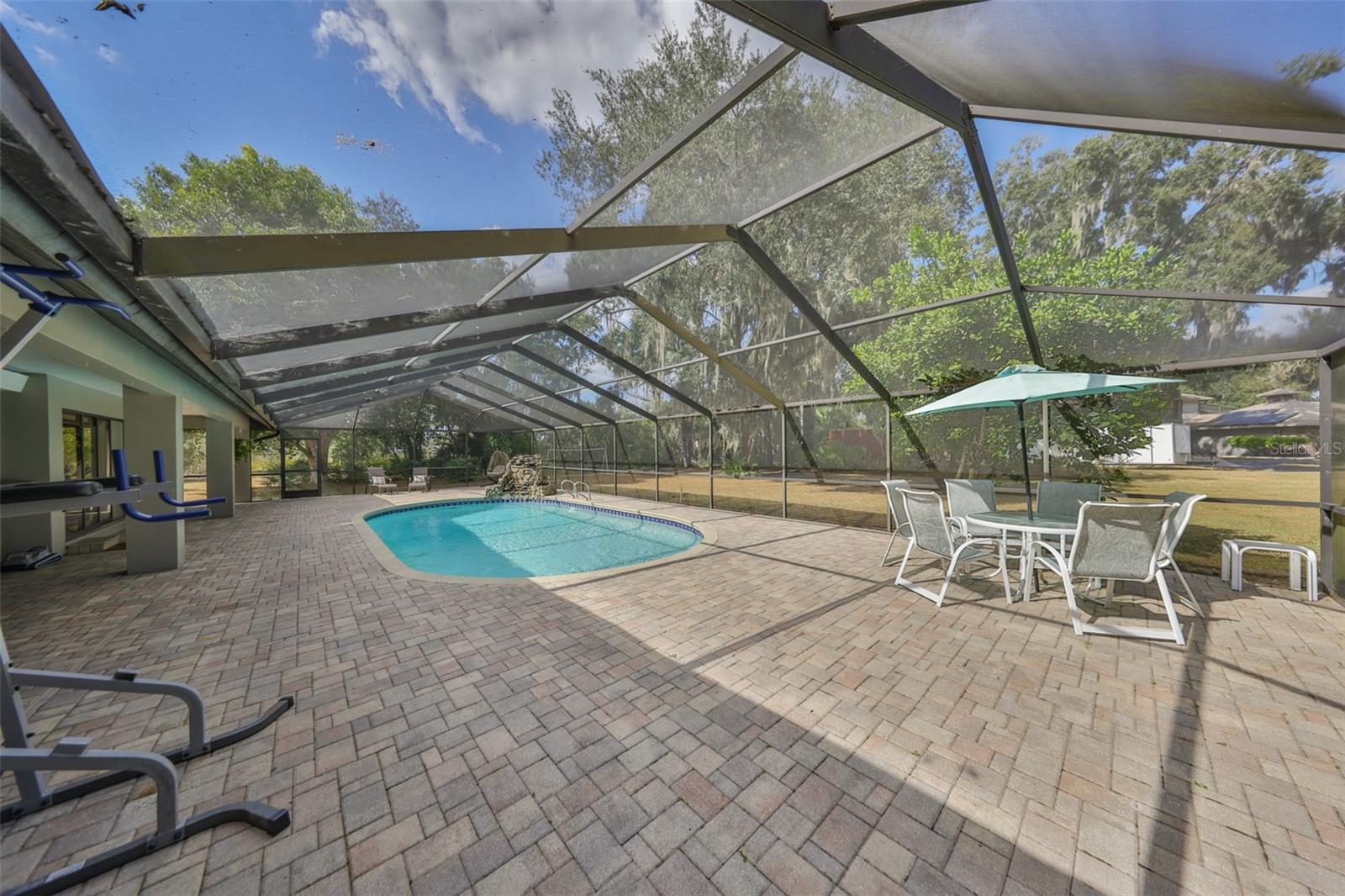 Listing photo id 53 for 1902 Sweet Bay Court