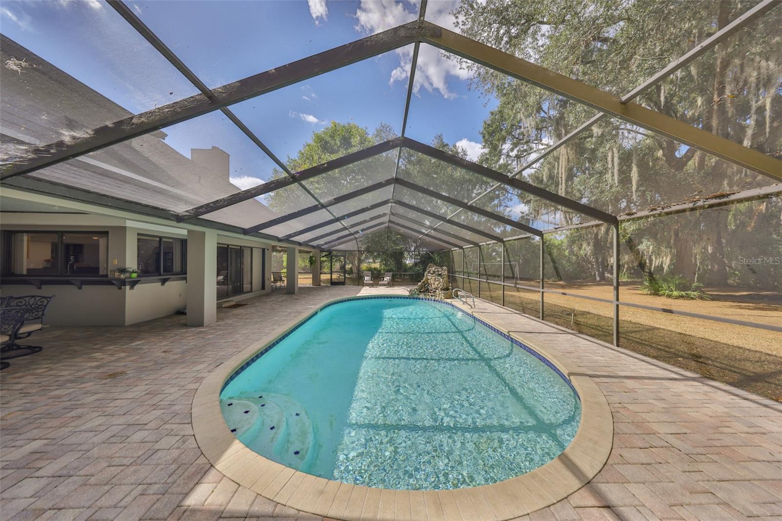 Listing photo id 54 for 1902 Sweet Bay Court