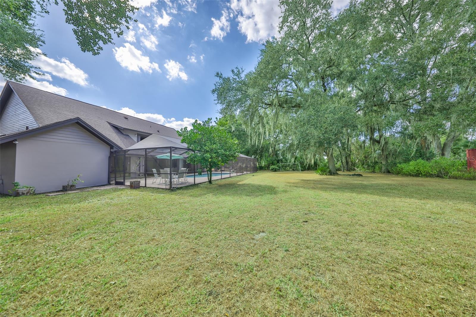 Listing photo id 61 for 1902 Sweet Bay Court